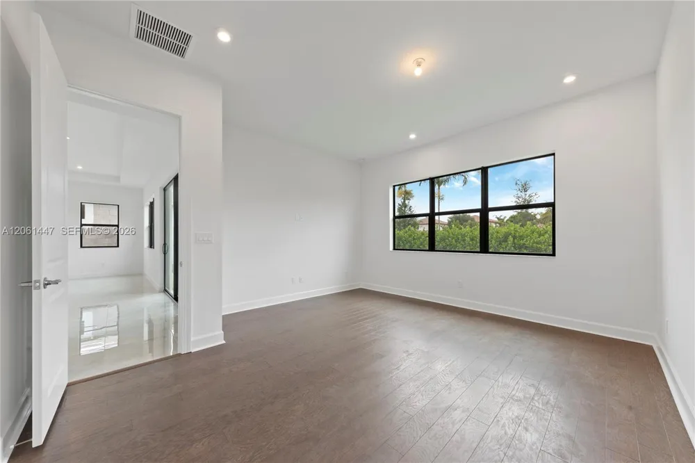 2671 NW 87th Ter Cooper City, FL 33024