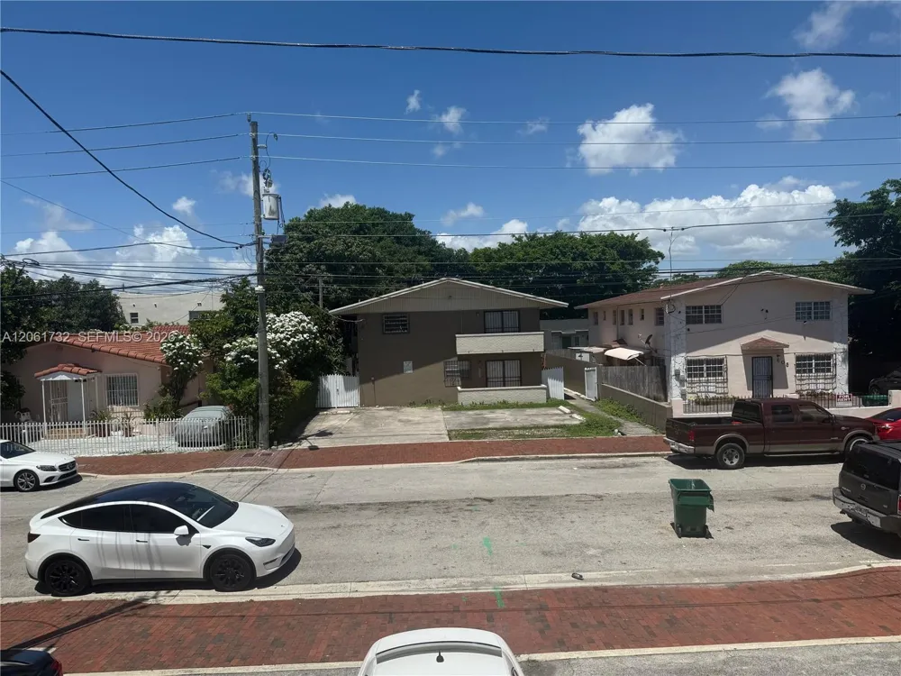 621 SW 15th Ave #1 Miami, FL 33135