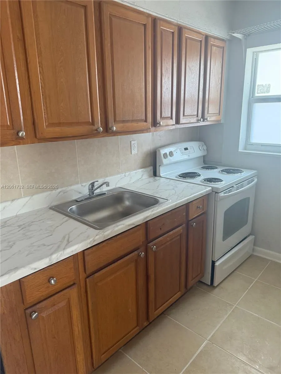 621 SW 15th Ave #1 Miami, FL 33135