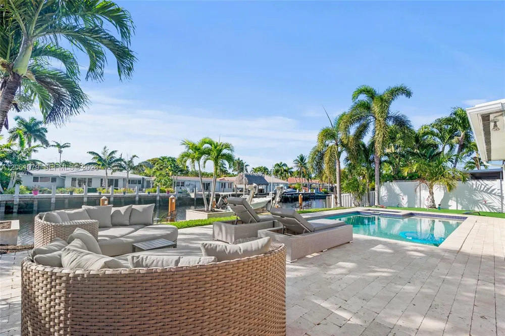 2207 NE 16th Ave Wilton Manors, FL 33305