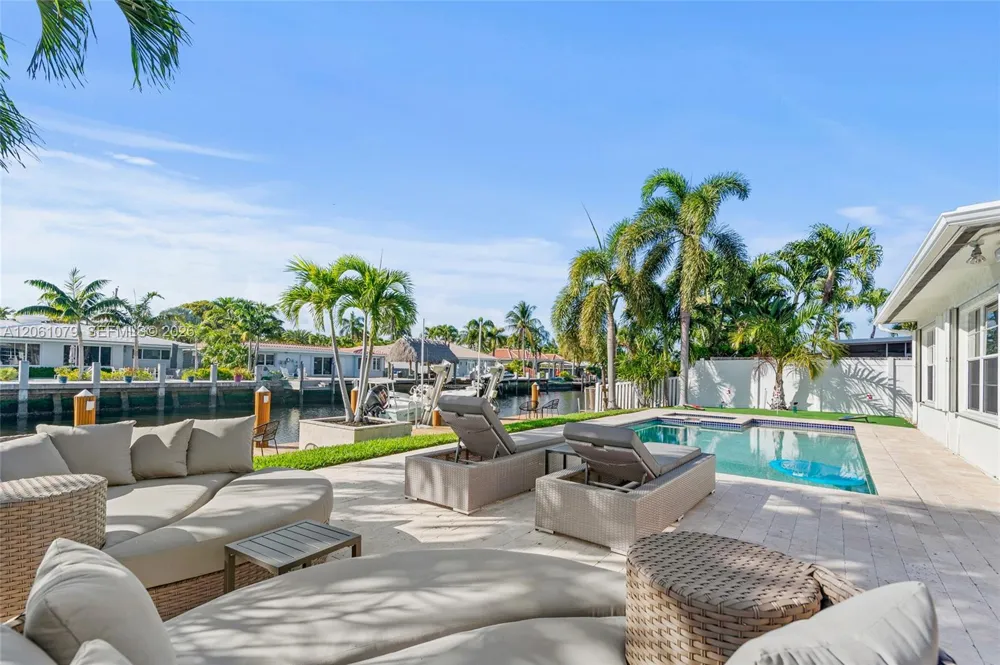 2207 NE 16th Ave Wilton Manors, FL 33305