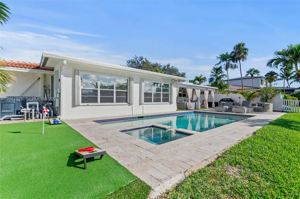 2207 NE 16th Ave Wilton Manors, FL 33305