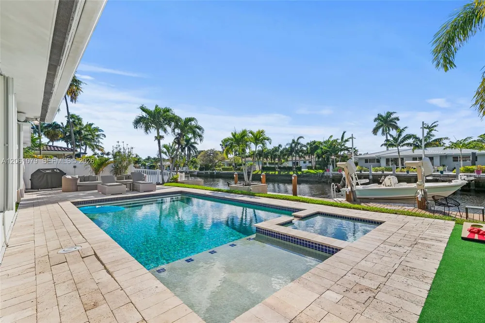 2207 NE 16th Ave Wilton Manors, FL 33305