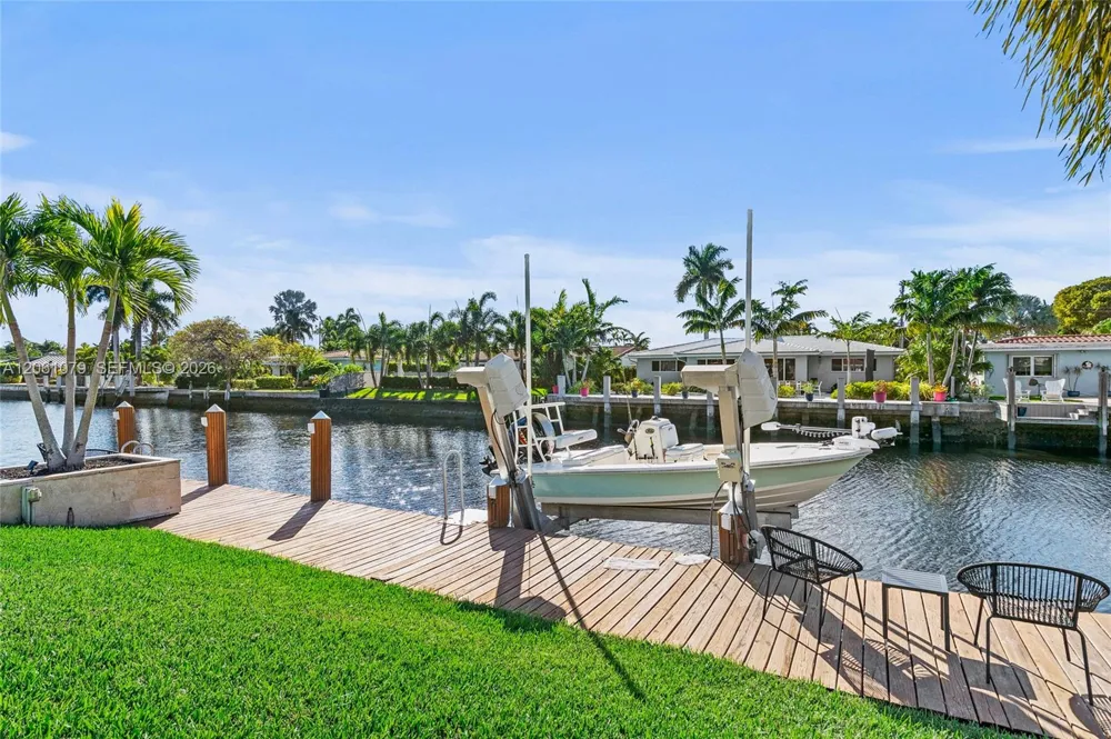 2207 NE 16th Ave Wilton Manors, FL 33305