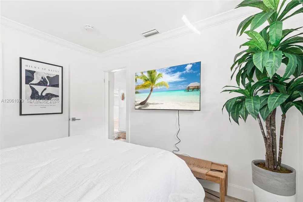 2207 NE 16th Ave Wilton Manors, FL 33305