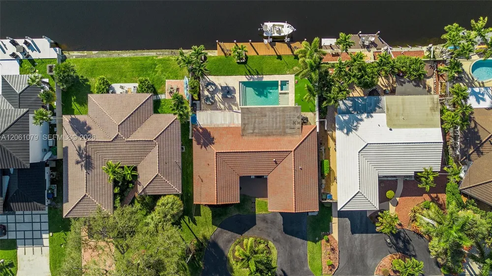 2207 NE 16th Ave Wilton Manors, FL 33305