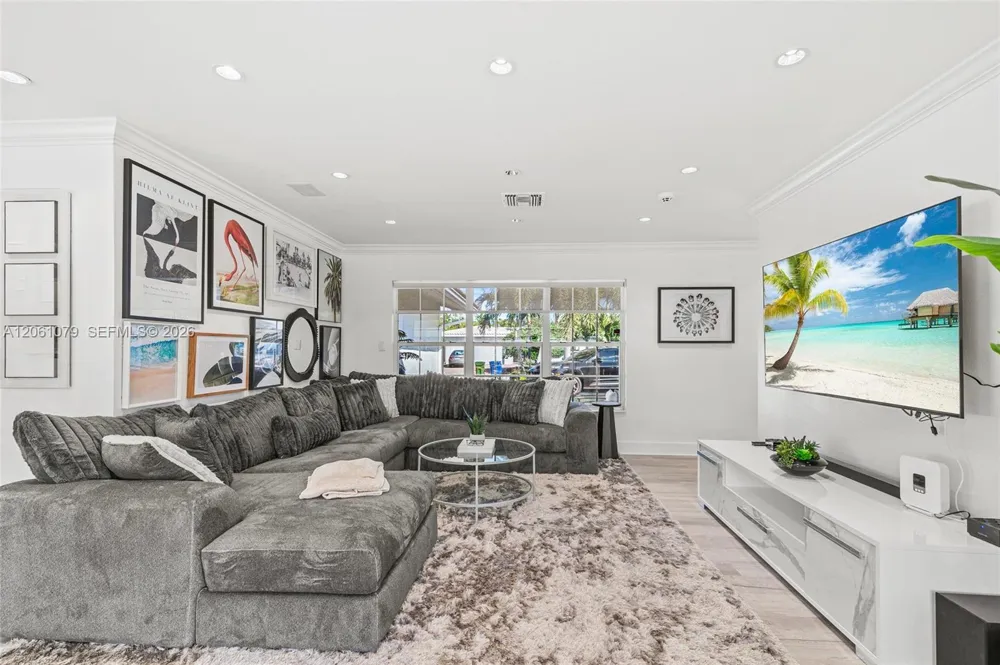 2207 NE 16th Ave Wilton Manors, FL 33305
