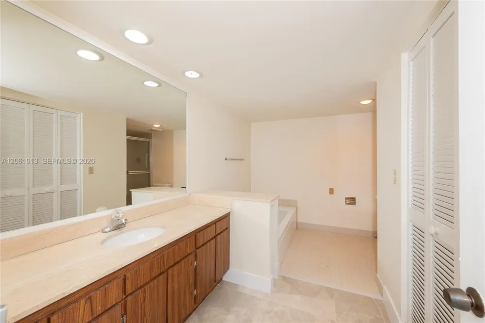 600 Biltmore Way #1014 Coral Gables, FL 33134