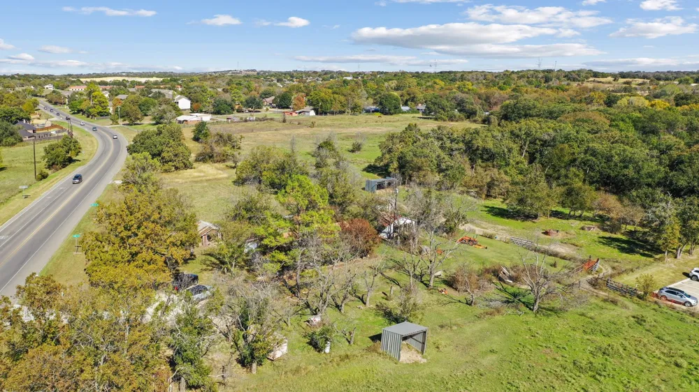 106 Azle Highway Weatherford, TX 76085