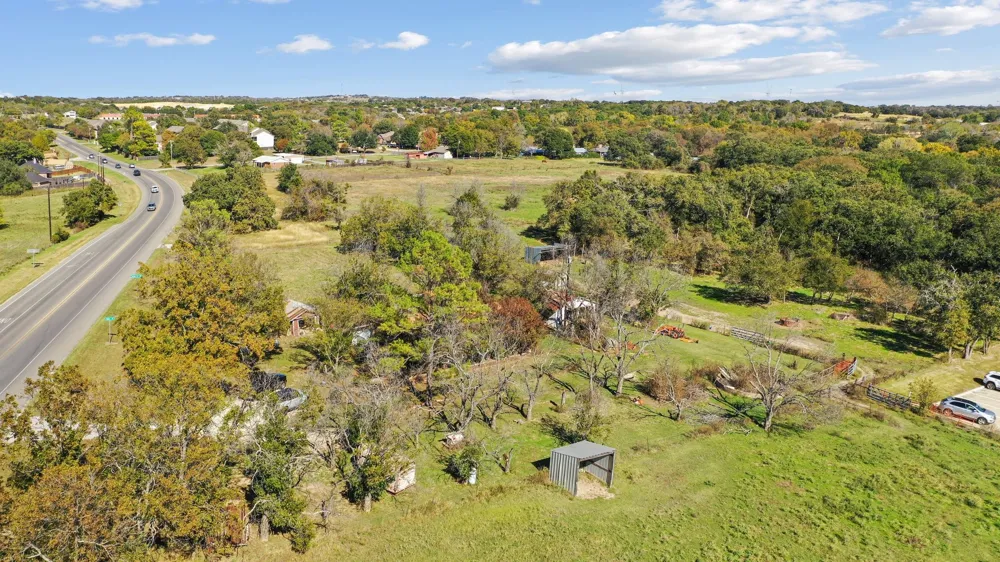 106 Azle Highway Weatherford, TX 76085