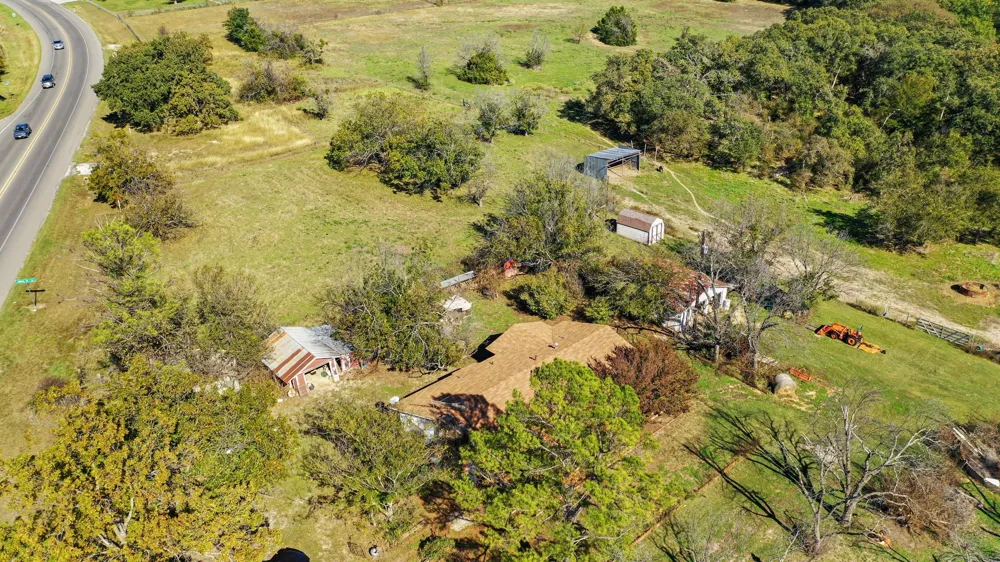 106 Azle Highway Weatherford, TX 76085