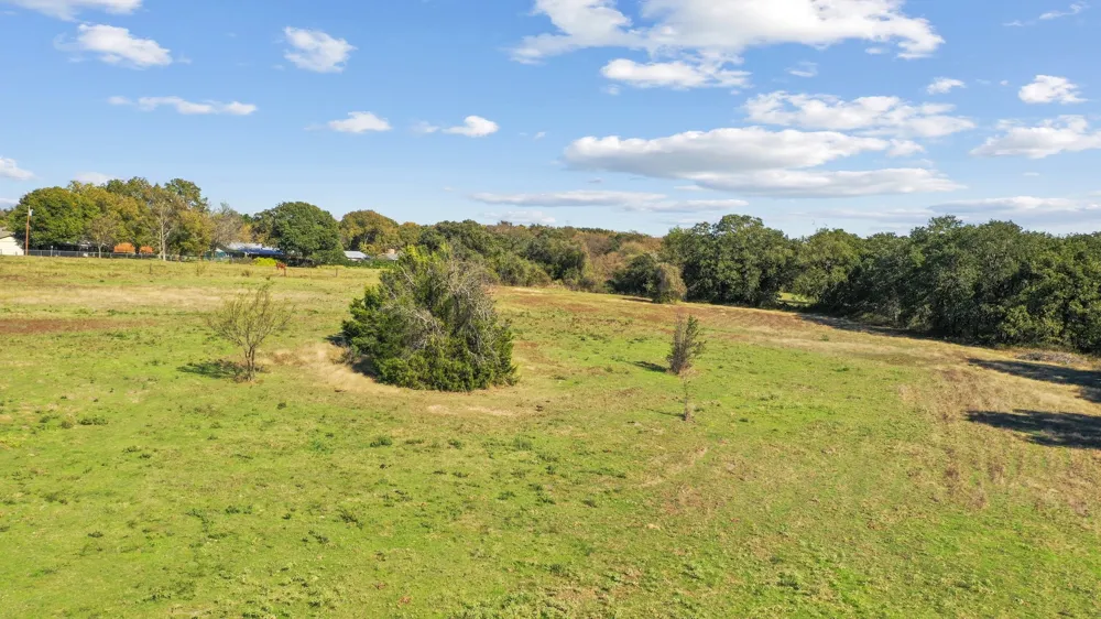106 Azle Highway Weatherford, TX 76085