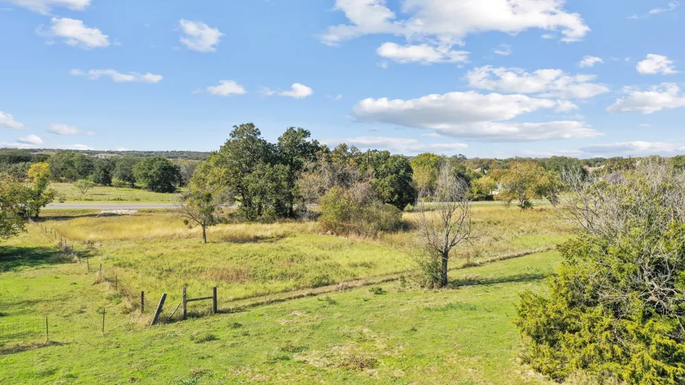 106 Azle Highway Weatherford, TX 76085