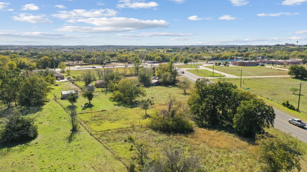 106 Azle Highway Weatherford, TX 76085