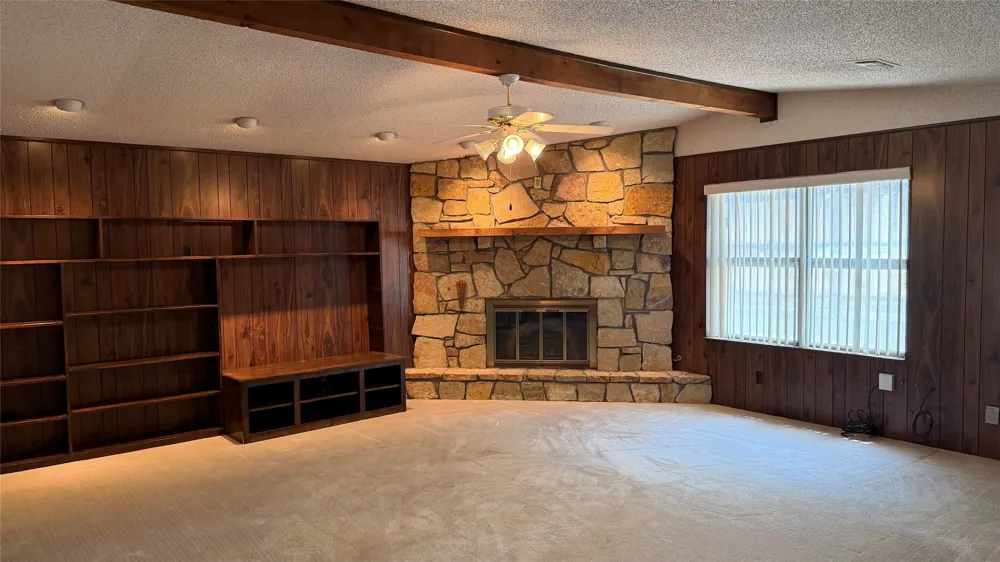 401 Glenhaven Drive Azle, TX 76020