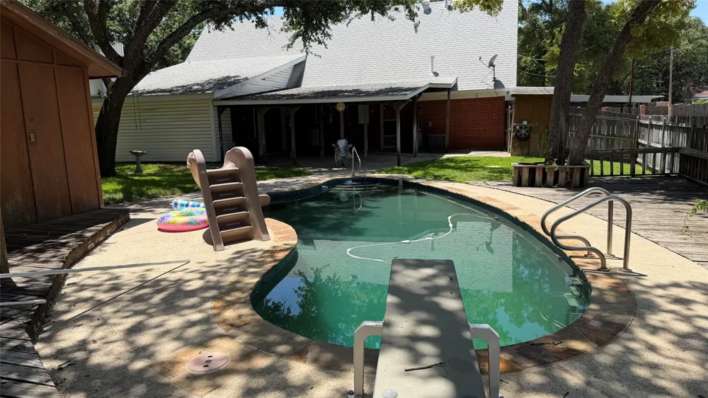 401 Glenhaven Drive Azle, TX 76020