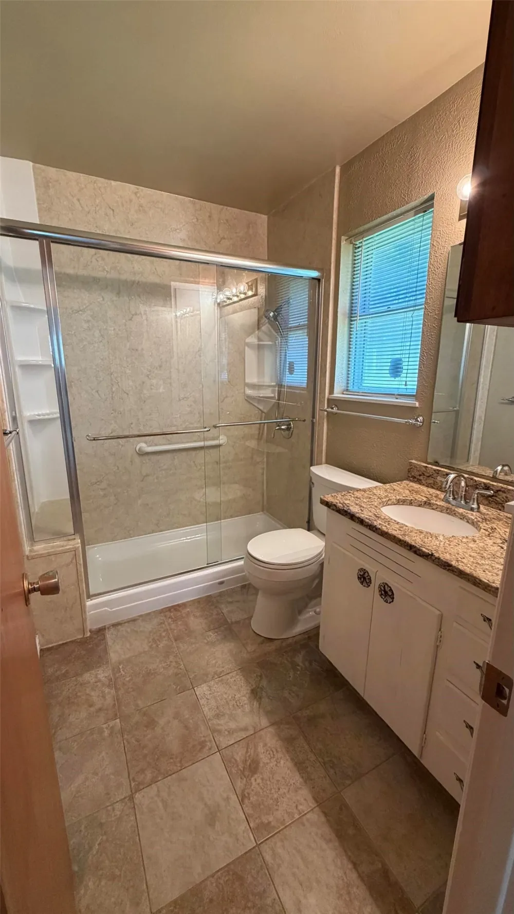 401 Glenhaven Drive Azle, TX 76020