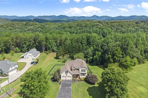 15 Hyalite Road E