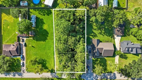 2202 Hickory Manor Drive