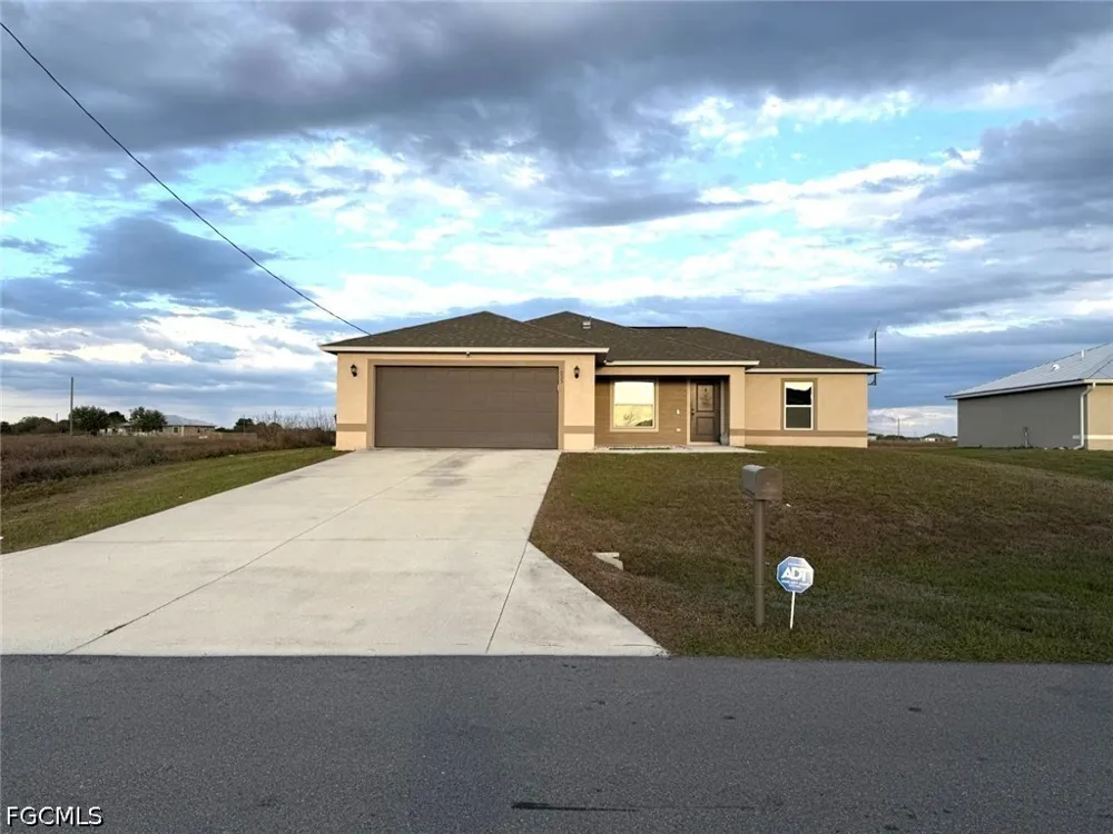 WALDO CIRCLE Labelle, FL 33935