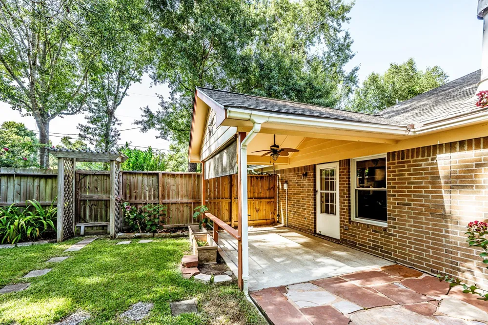511 Springwood Drive Conroe, TX 77385