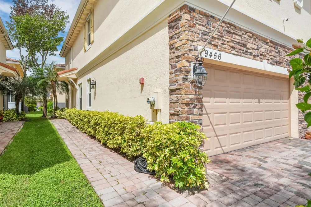 9456 SW MERLIN COURT Stuart, FL 34997