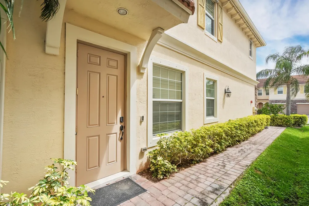 9456 SW MERLIN COURT Stuart, FL 34997