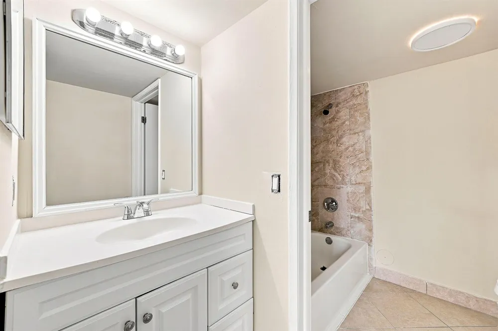 9938 NOB HILL LANE #9938 Sunrise, FL 33351