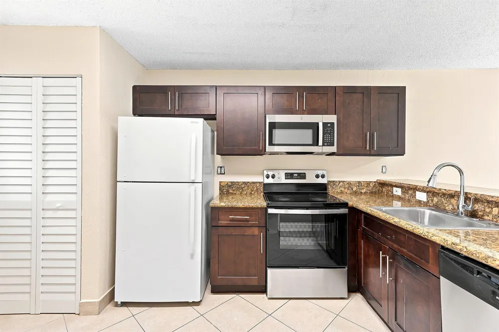 9938 NOB HILL LANE #9938 Sunrise, FL 33351