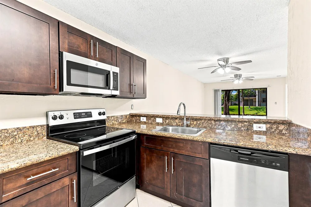 9938 NOB HILL LANE #9938 Sunrise, FL 33351