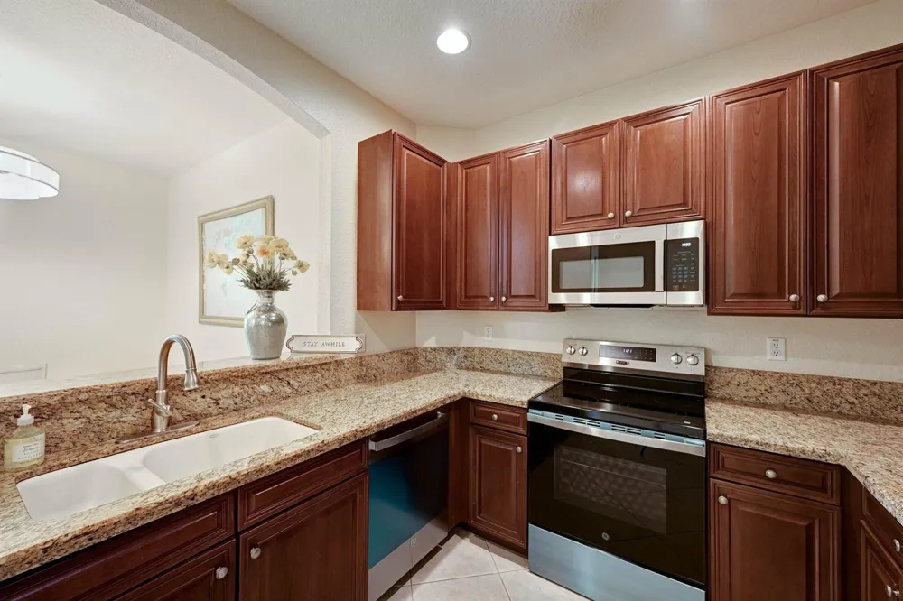 4870 Bonsai Circle #100 Palm Beach Gardens, FL 33418