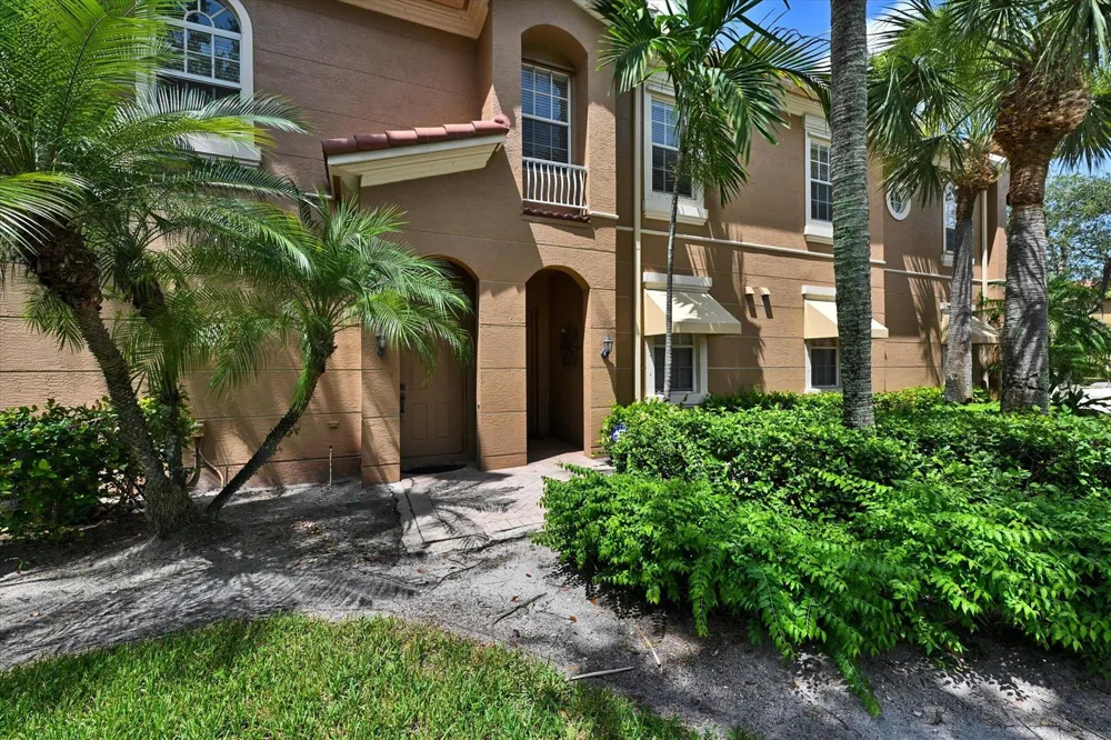 4870 Bonsai Circle #100 Palm Beach Gardens, FL 33418