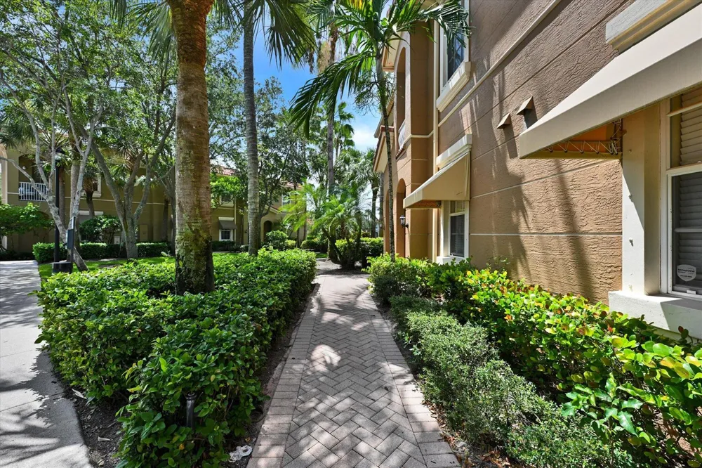 4870 Bonsai Circle #100 Palm Beach Gardens, FL 33418