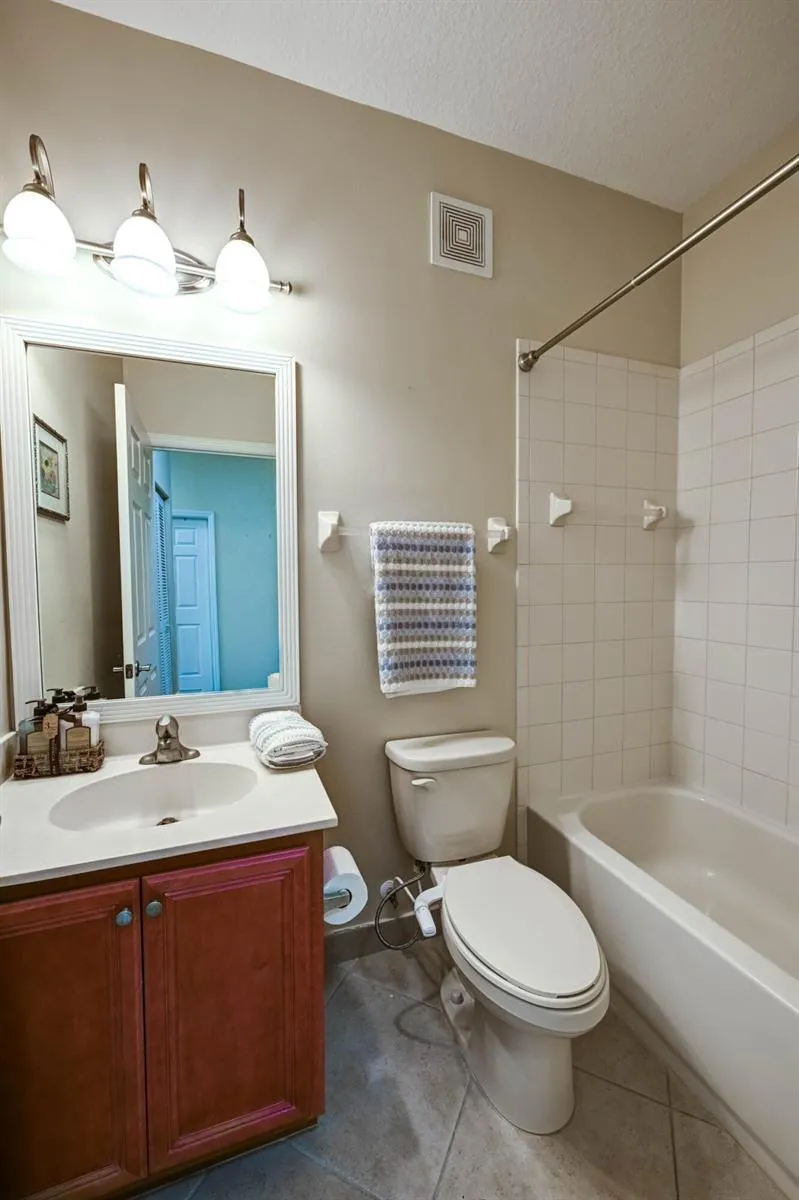 4870 Bonsai Circle #100 Palm Beach Gardens, FL 33418