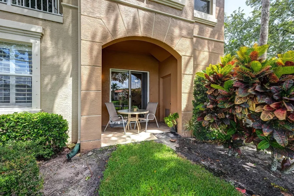 4870 Bonsai Circle #100 Palm Beach Gardens, FL 33418