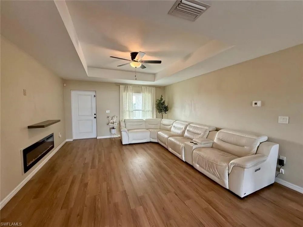 7033 WALDO CIRCLE Labelle, FL 33935