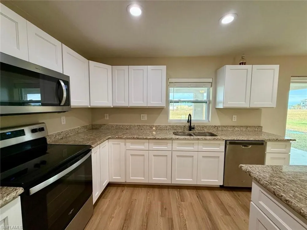 7033 WALDO CIRCLE Labelle, FL 33935