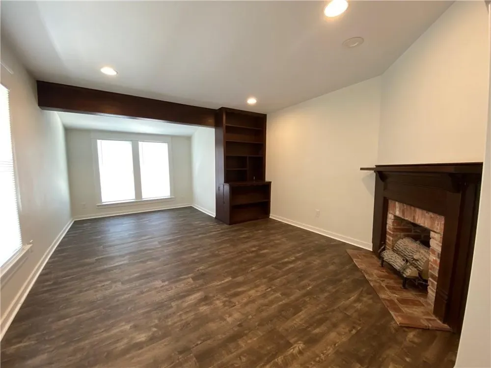 716 W Merriman Street Sinton, TX 78387