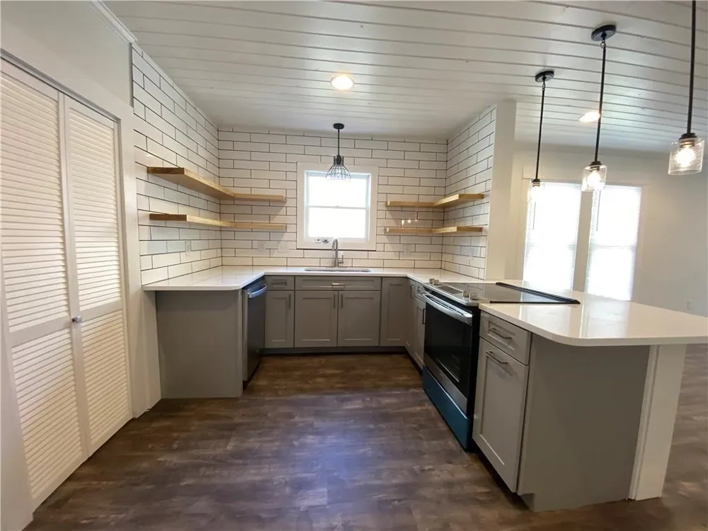 716 W Merriman Street Sinton, TX 78387