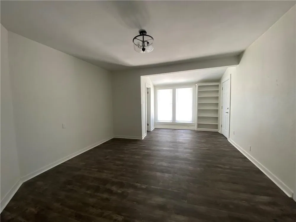 716 W Merriman Street Sinton, TX 78387