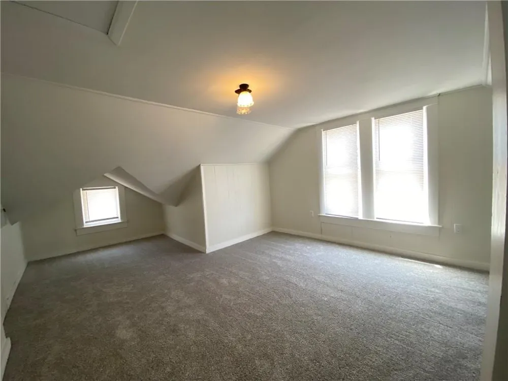 716 W Merriman Street Sinton, TX 78387