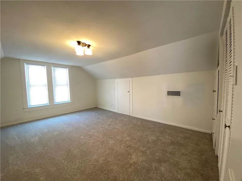 716 W Merriman Street Sinton, TX 78387