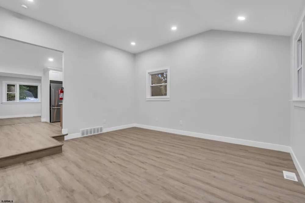 11 Pleasant Valley Dr West Deptford Township, NJ 08096