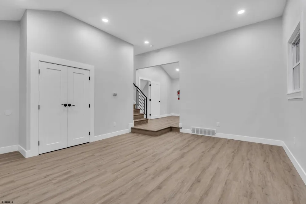 11 Pleasant Valley Dr West Deptford Township, NJ 08096