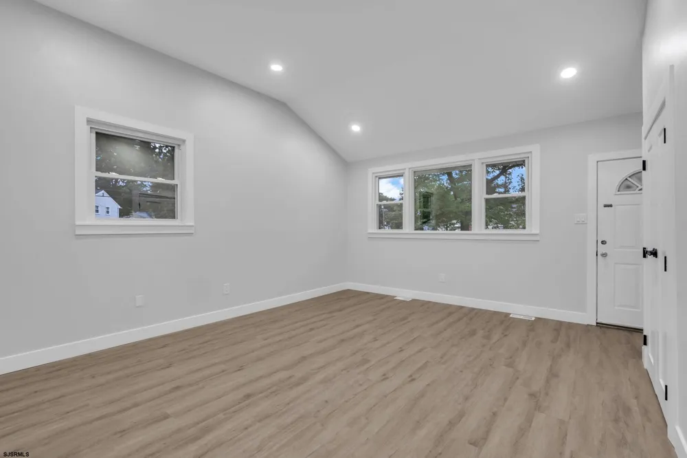 11 Pleasant Valley Dr West Deptford Township, NJ 08096