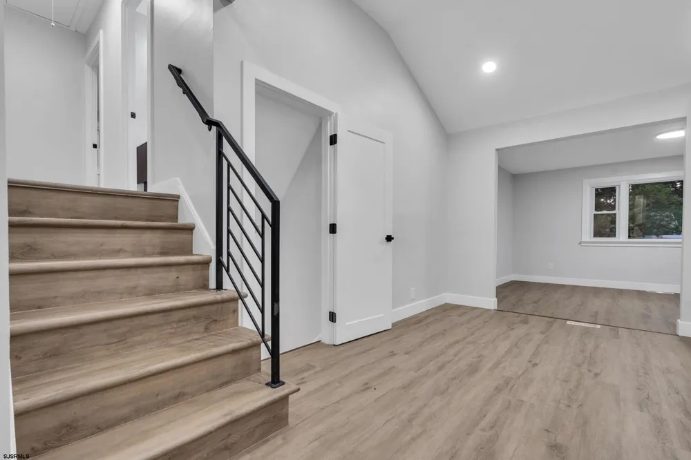 11 Pleasant Valley Dr West Deptford Township, NJ 08096