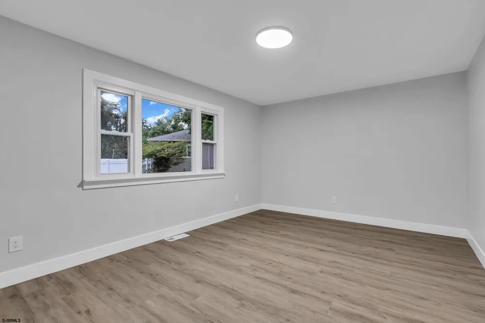 11 Pleasant Valley Dr West Deptford Township, NJ 08096
