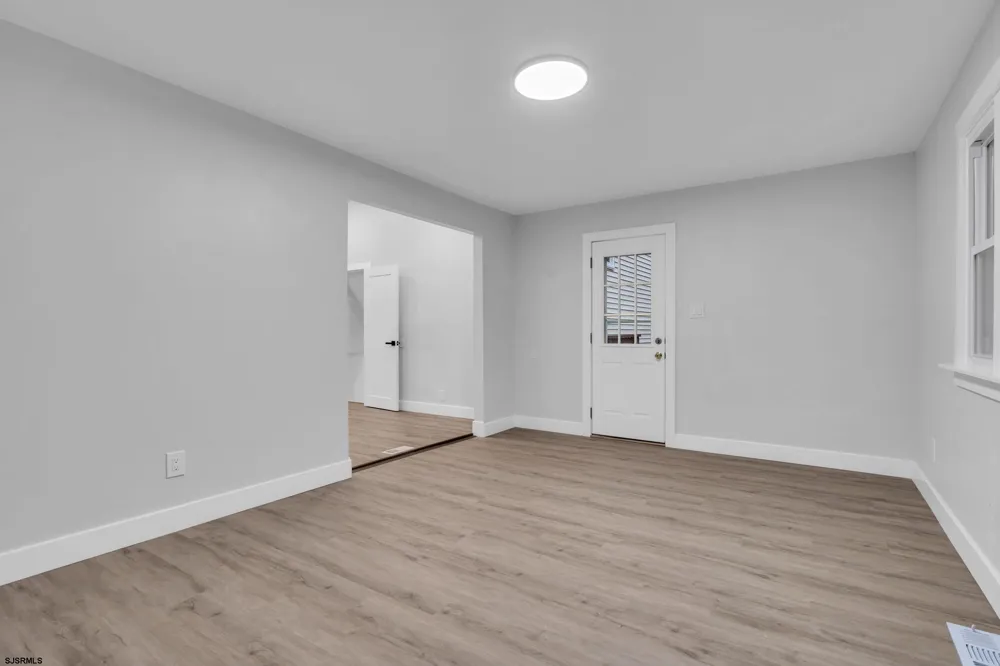 11 Pleasant Valley Dr West Deptford Township, NJ 08096