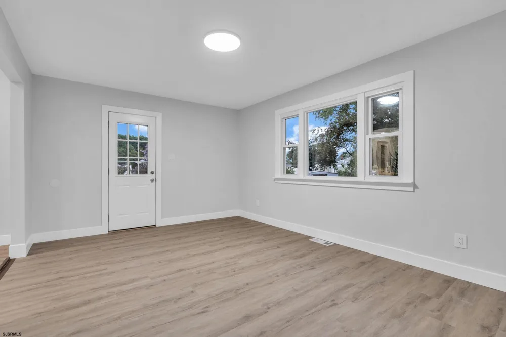 11 Pleasant Valley Dr West Deptford Township, NJ 08096