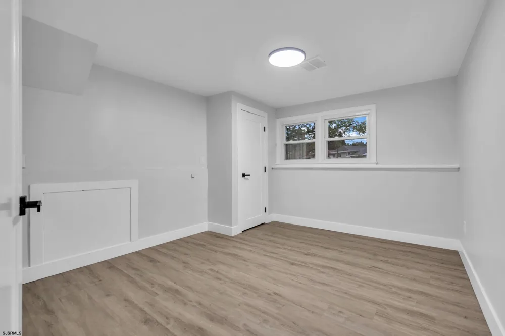 11 Pleasant Valley Dr West Deptford Township, NJ 08096